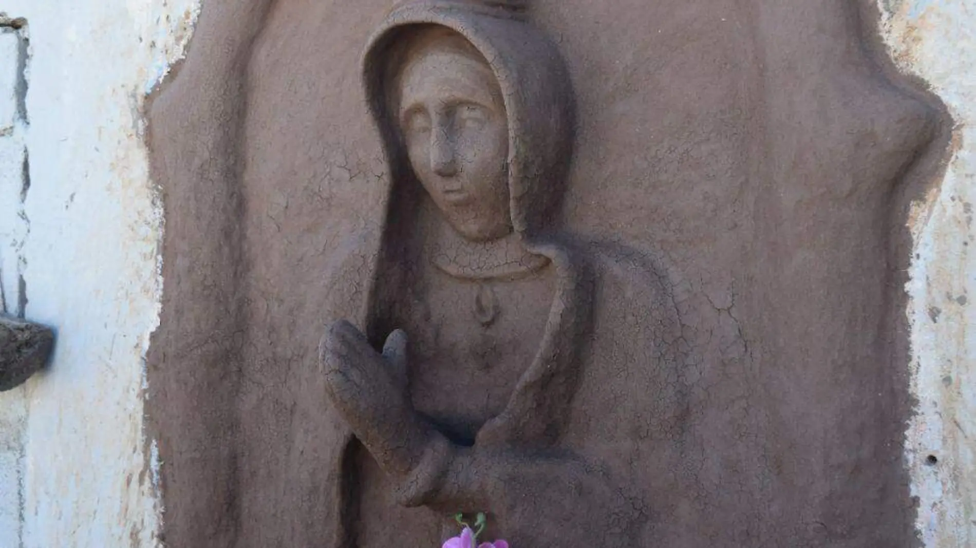 escultura de la virgen La Paz 2